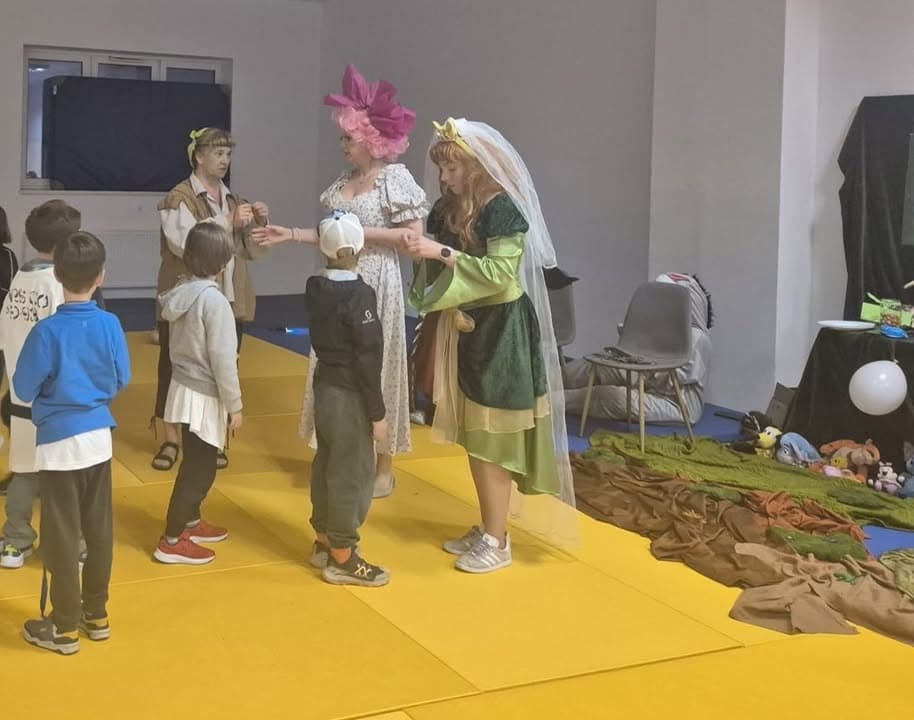 Wieczorem wielki finał i pożegnanie z mieszkańcami shrekowego bagna. Wspólna zabawa, rozdanie nagród i upominków, podsumowanie obozu.
#klasa1, #klasa2, #klasa3, #AlpinaSport #Shrek